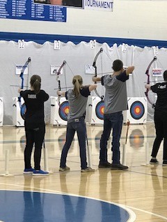 Knox Central archery team aims for target.