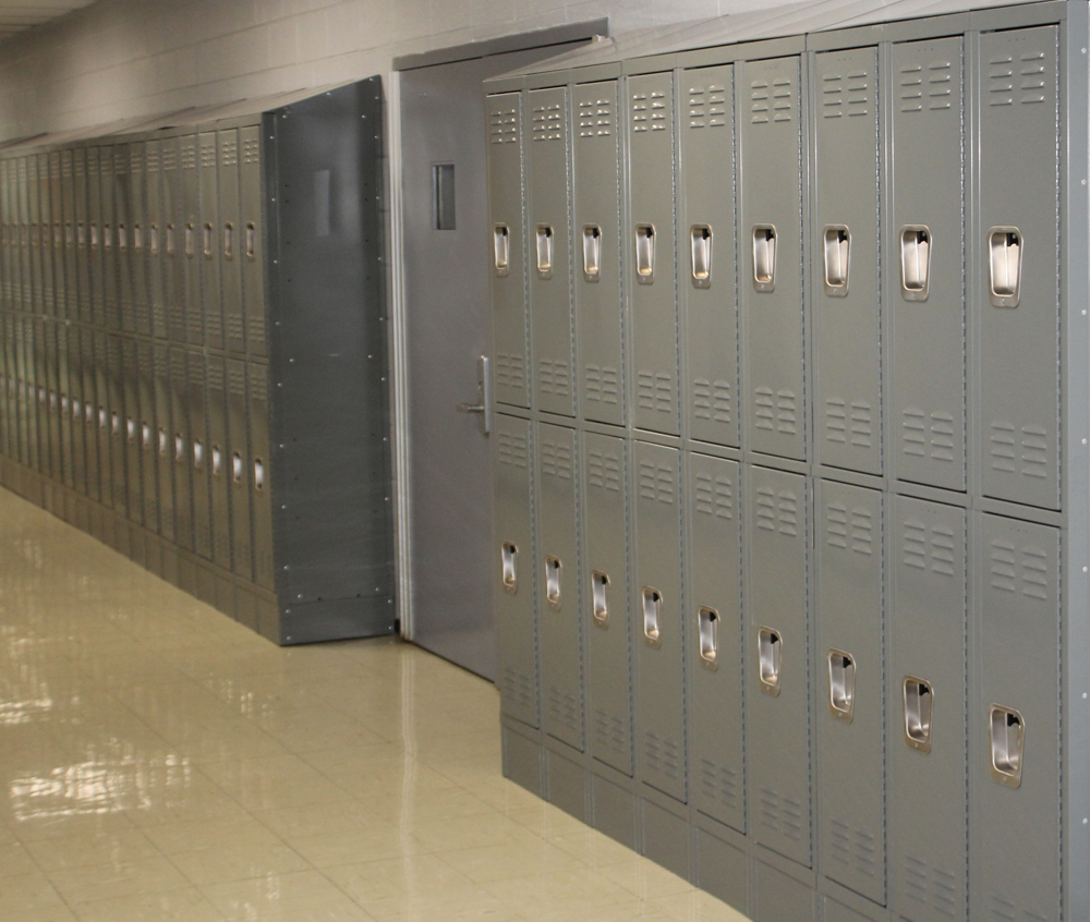 New lockers shown in hallway at Knox County Middle
